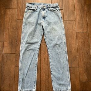 Wrangler Regular Fit 36 x 34 Light Wash Jeans